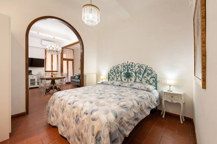 Keys of Italy -La casa di Niccolò- 2Bdr by S.Croce gallery image 3