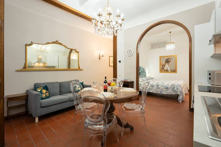 Keys of Italy -La casa di Niccolò- 2Bdr by S.Croce gallery image 2