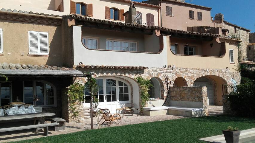 Begur incredible village house, pool, parking gallery image 4