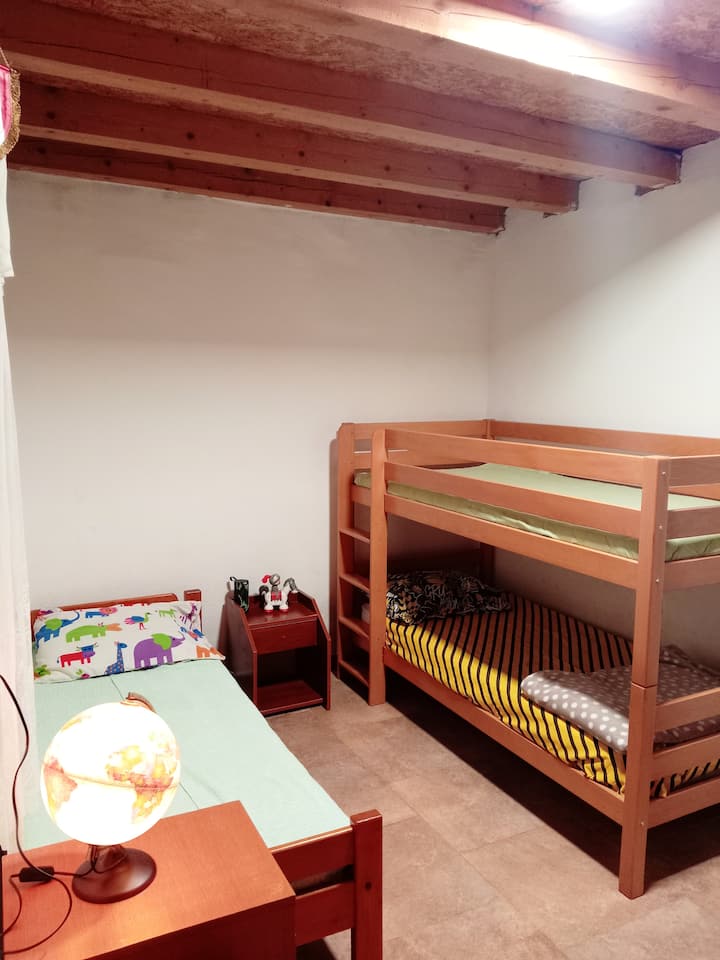 საძინებელი 1