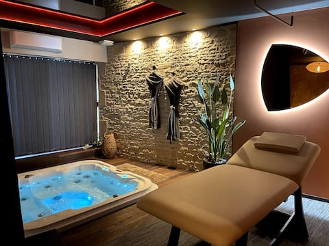 Private spa accommodation near Niort and La Rochelle
