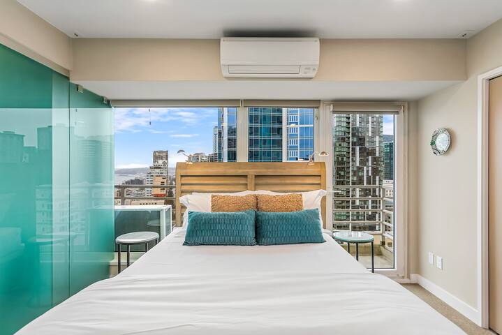 NewMark Tower’s Water Wheel Condo with Sea Views gallery image 2