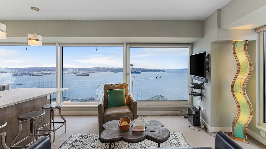 NewMark Tower’s Water Wheel Condo with Sea Views
