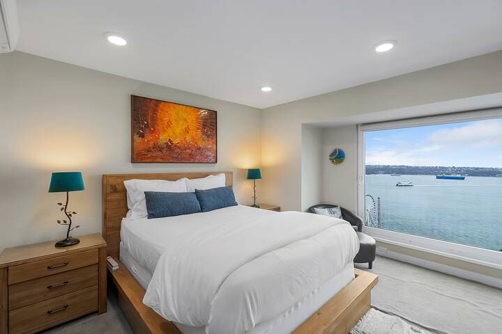 NewMark Tower’s Water Wheel Condo with Sea Views gallery image 5