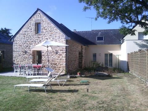 Popular Airbnb listing: Farmhouse between land and sea in Trégunc