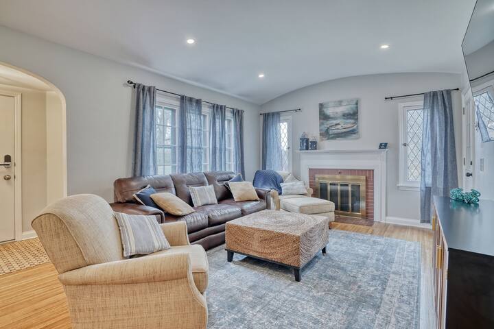 Seahorse House, Charlotte Beach, Rochester, NY gallery image 3