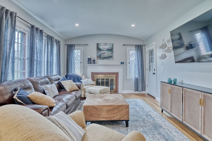 Seahorse House, Charlotte Beach, Rochester, NY