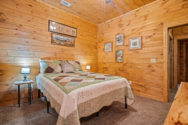 Spálňa s manželskou posteľou