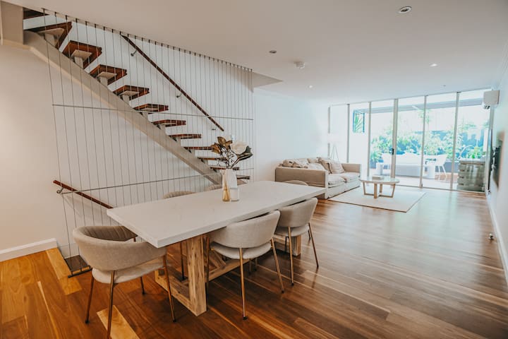 Tranquil Stylish Urban Retreat