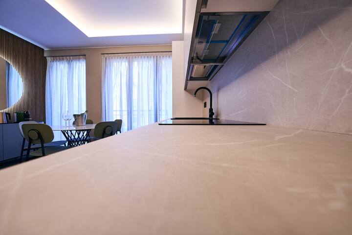 Monet Golden House gallery image 4