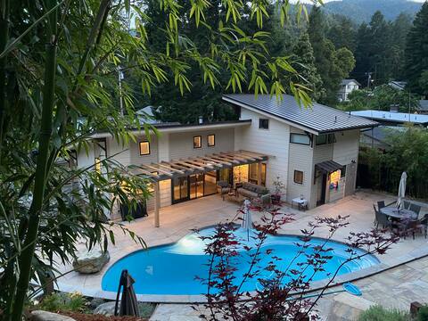 Mountain Getaway
A modern retreat