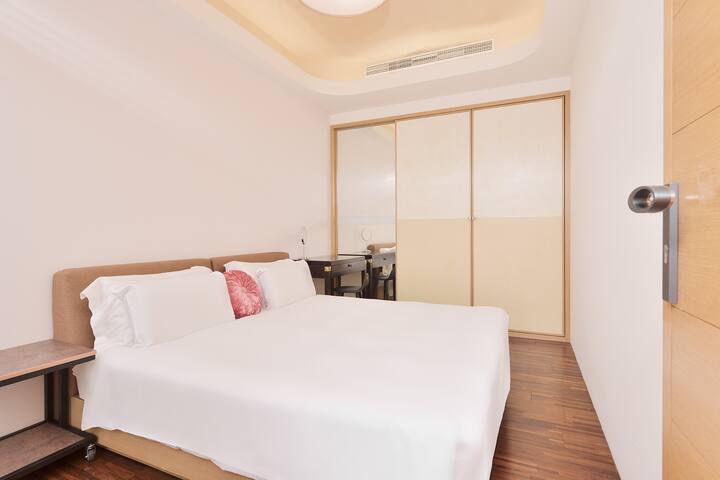 MRT Zongshan/8ppl~4b2b /night market/Taipei Main gallery image 5