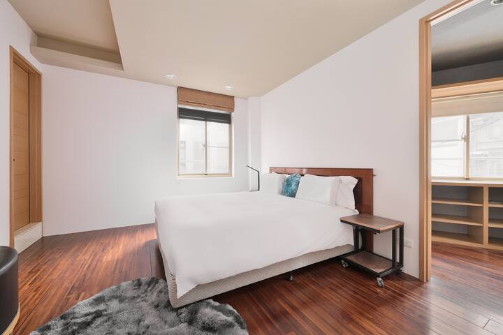 MRT Zongshan/8ppl~4b2b /night market/Taipei Main gallery image 3