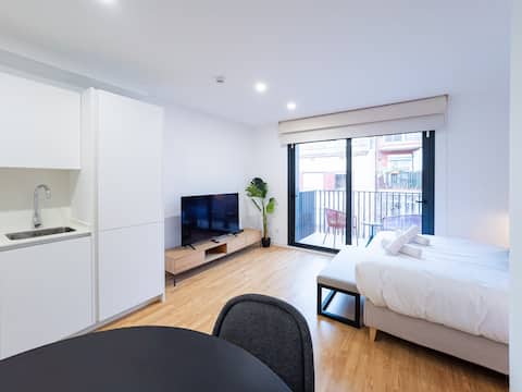 Cozy Apartment for Two close to Camp Nou BCN