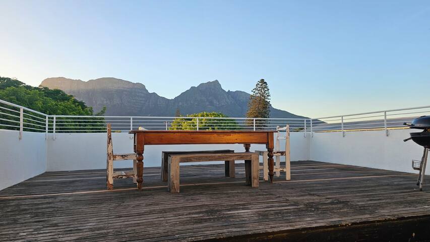 View, firepit and pool in SS