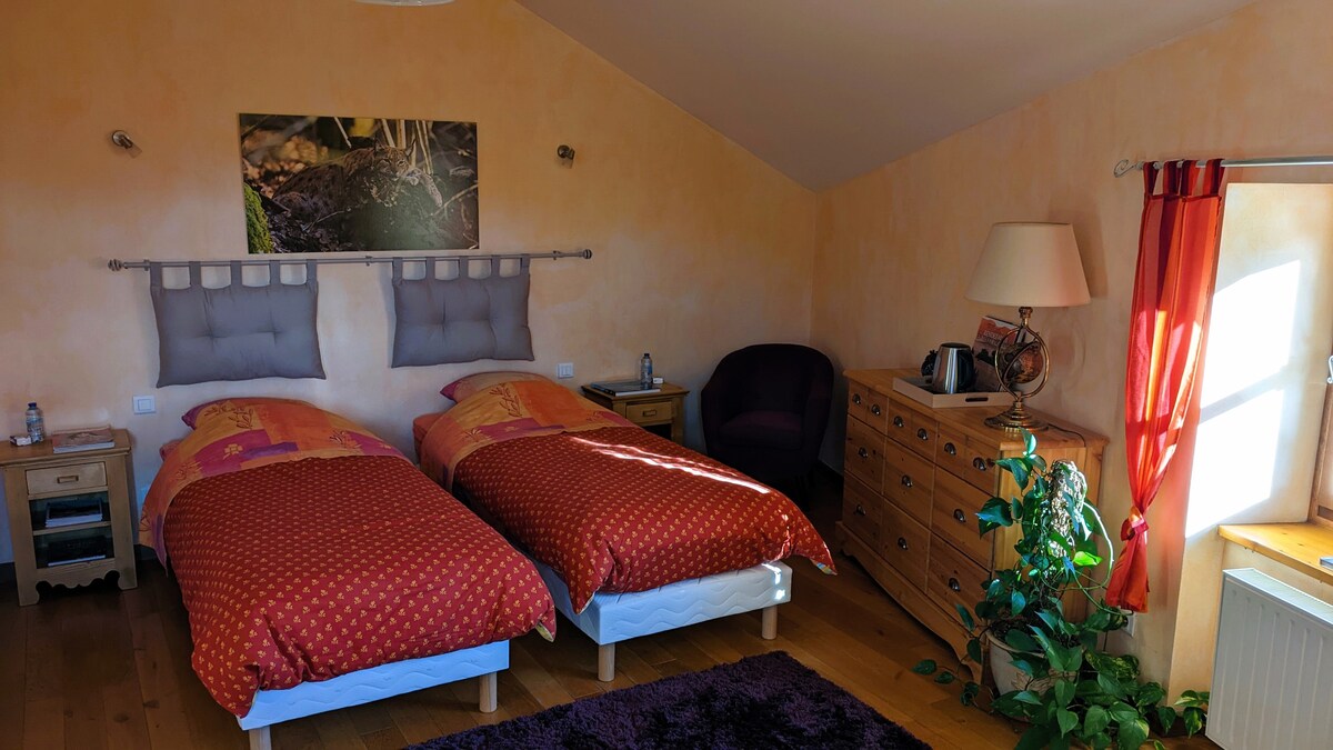 Спалня „ЮРА“ в конфигурация 2 единични легла