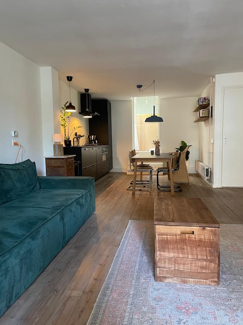 Iconic & warm studio apartment in city centre!