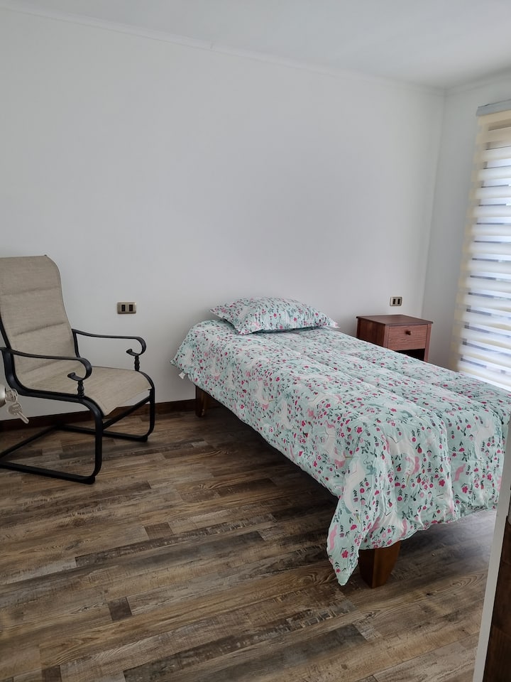 Cada dormitorio dispone de un amplio closet, para dar soporte a una larga y cómoda estadía