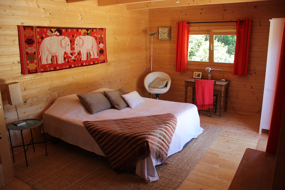 Propriété Airbnb réussie: 2-person chalet with pool à Villeneuve Lès Avignon