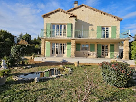 Charming residence 10 minutes from Nîmes
