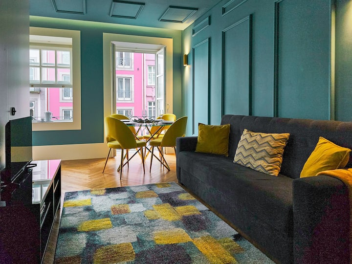 Design Award-winning Apartment In Ribeira - Oporto