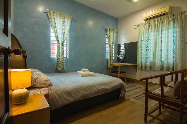 Spavaća soba 3 (Blue Cottage): bračni krevet (širine 150-179 cm)