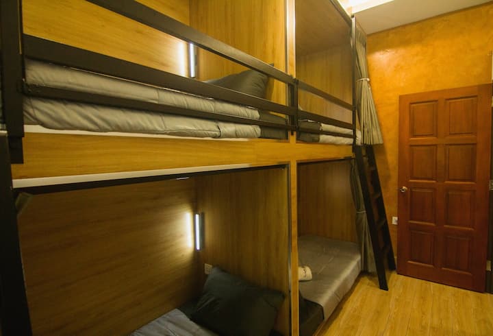 Spavaća soba 2 (Red Cottage): kreveti na kat x 4