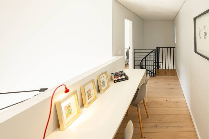 Light and spacious 2 bed apt gallery image 5