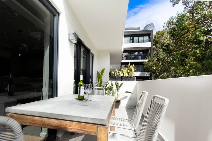 Light and spacious 2 bed apt gallery image 3