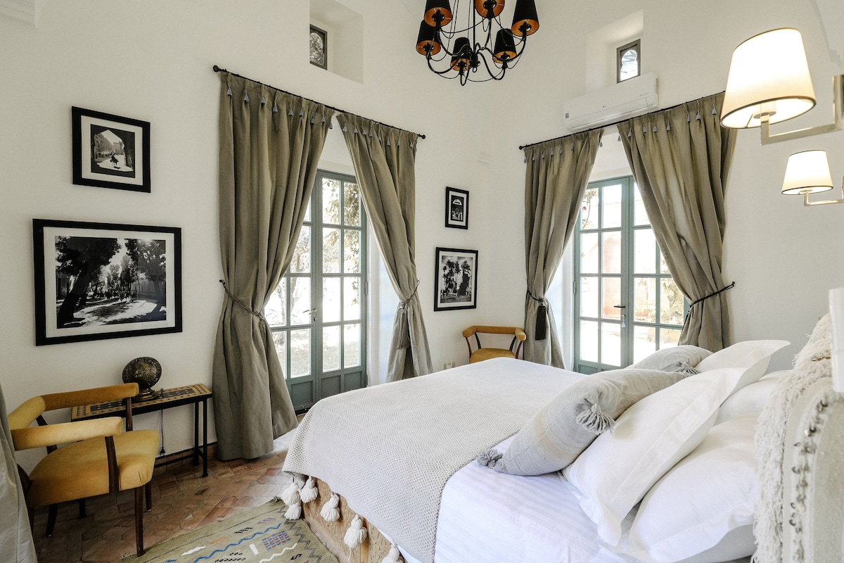 卧室1 -绿色窗帘