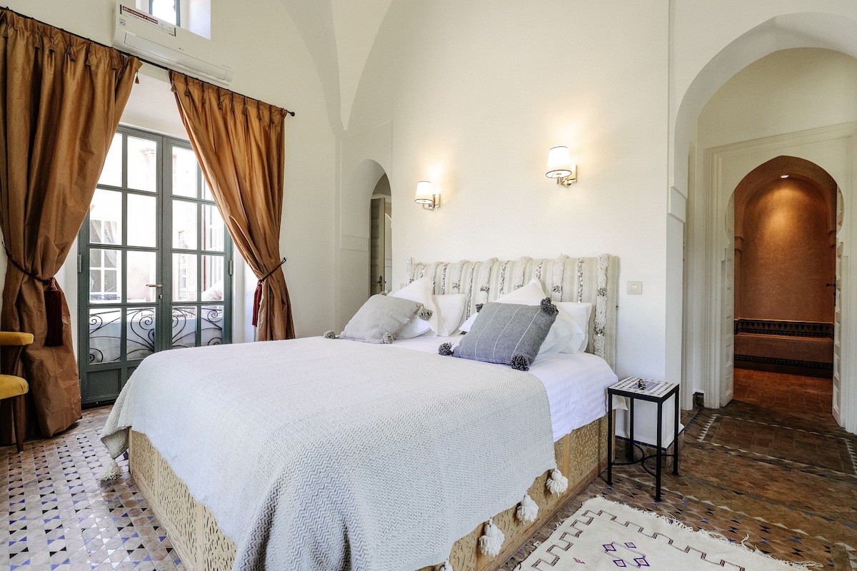 卧室2 -米色窗帘