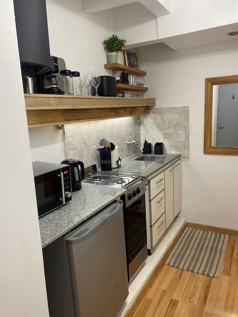 Popular Airbnb listing: A bright studio in Recoleta in Comuna 2