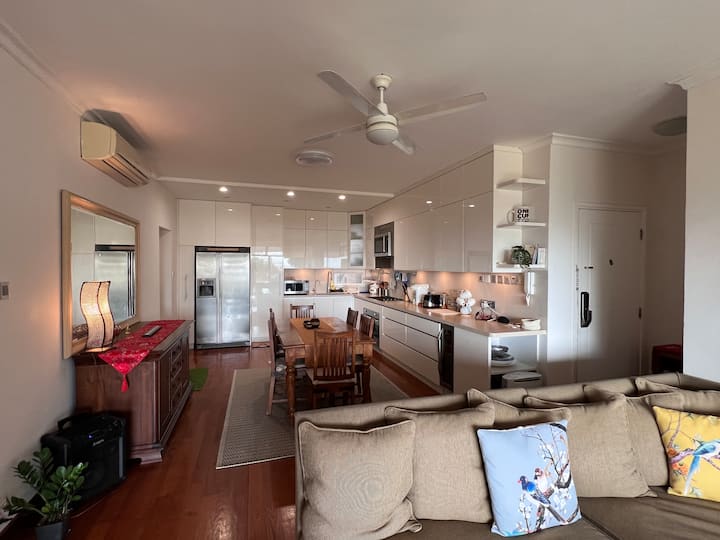 "Beautiful Garden Home With Stunning View" - Discovery Bay
