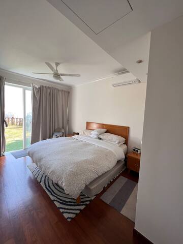 “Beautiful Garden Home with Stunning View” gallery image 5