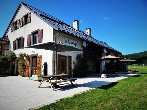 Gite 15 pers - pool - surrounded by nature