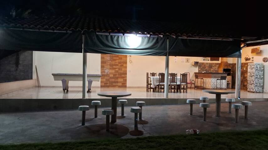 Entire home with 4 bedrooms in Olímpia - Chácara Helena 
 hospedagem em Olímpia-SP