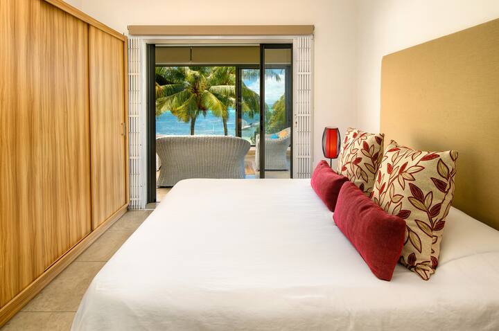 Dormitorio principal con vistas al mar