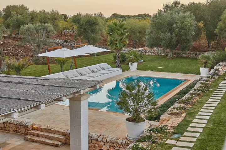 Trullo Carnevale, Ostuni, beautiful large pool gallery image 3