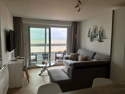 La Land, apartment crossing sea view
