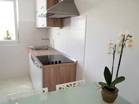 Top performing Airbnb: Apartment Black&White in Gradski Kotar Sućidar