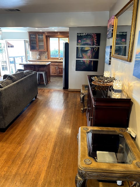 Popular Airbnb listing: Deck, Pool & Amazing Views! in Westside South Central
