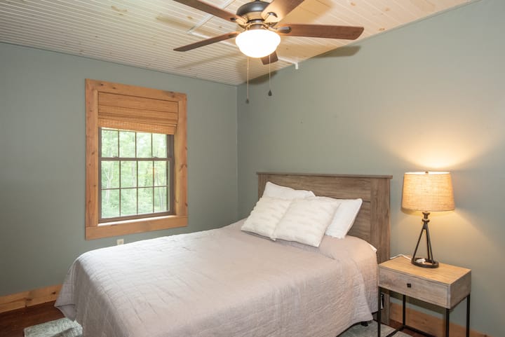 Bedroom 2. One queen bed