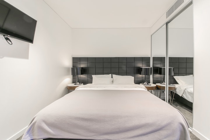 سرير بمقاس كبير