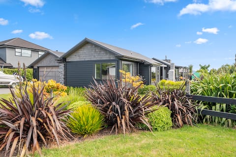 Popular Airbnb listing: Private Retreat in Kinloch in Waikato