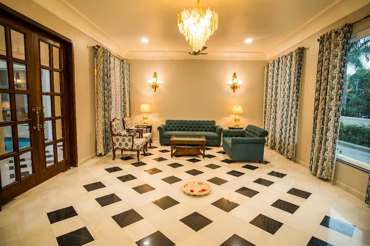 “Luxury 6 Room Pool Villa + Chef | Near Pichola” - 우다이푸르