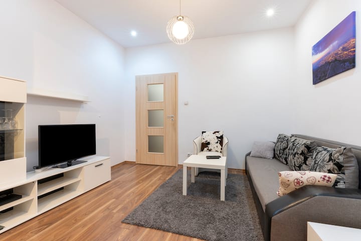 Quite Apartment At Downtown 10 Min To Blvd Vitosha - Sofía