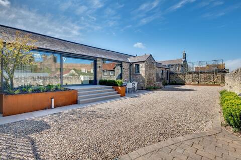 Bamburgh Barn - historical charm and modern design