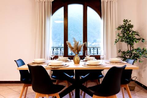Spacious apartment with a view of Lake Lugano