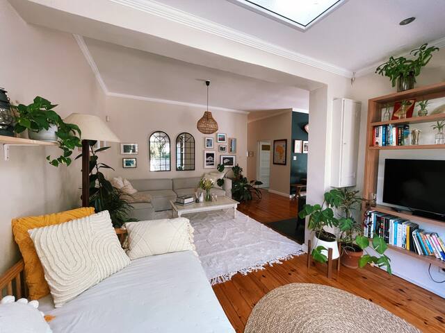 Light & Leafy London Road Sanctuary gallery image 2