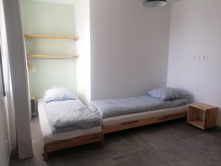 spavaća soba 2 s 2 kreveta u 80 